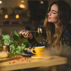 Gdzie zjeść w Mikołajkach? Odkryj najlepsze restauracje i smaki