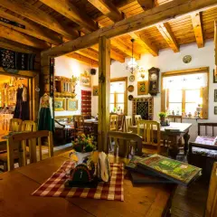 Gdzie zjeść w Łowiczu? Odkryj najlepsze restauracje i smaki