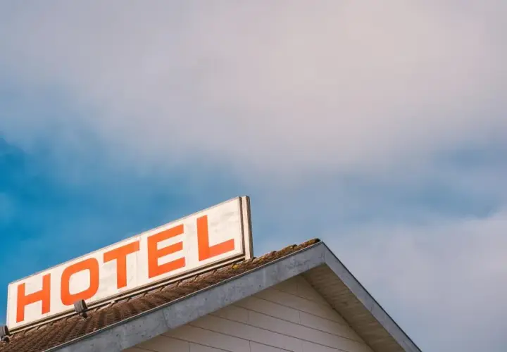 Jak otworzyć hotel - kluczowe kroki i wymagania, które musisz znać