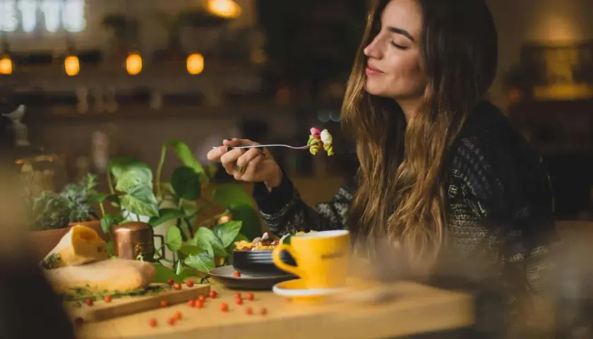 Gdzie zjeść w Mikołajkach? Odkryj najlepsze restauracje i smaki