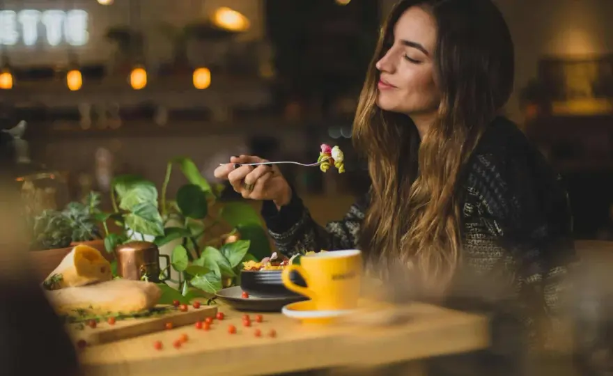 Gdzie zjeść w Mikołajkach? Odkryj najlepsze restauracje i smaki