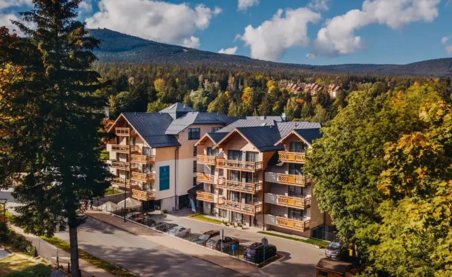 Czym się różni aparthotel od hotelu? Kluczowe różnice, które musisz znać